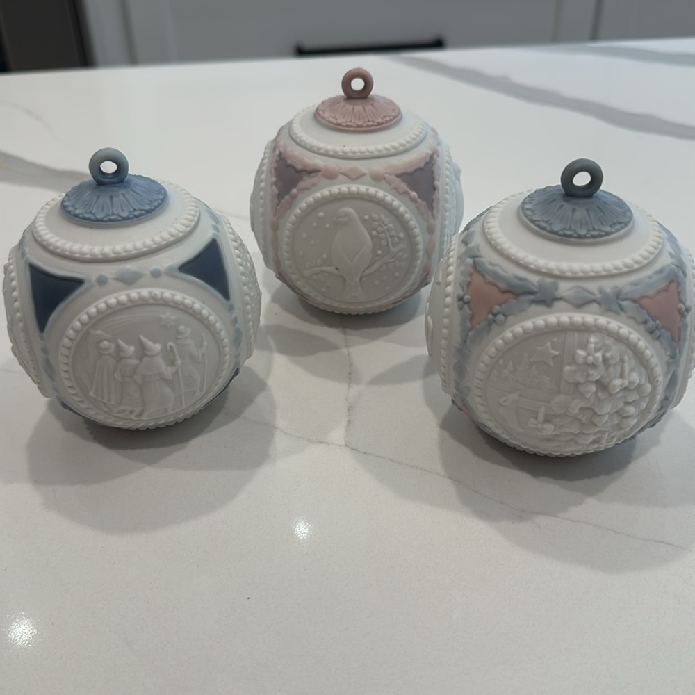 Lladro 1988, 1989 and 1990 
Porcelain Christmas Ball Ornaments (3)